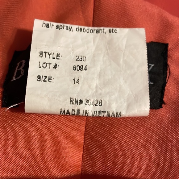 Bari Jay apricot colored, 1 shoulder dress. Ruching at top and waist. Size 14 - Picture 6 of 10